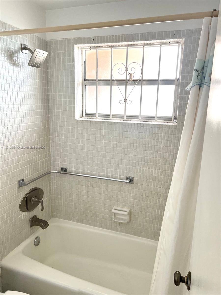 Apartment for rent at 18900 NE 3rd Court #531, Miami, FL 33179