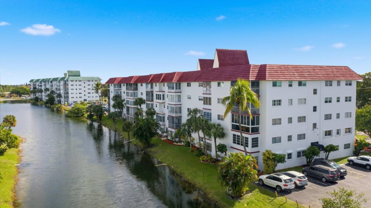 Condo for rent at 4851 NW 21st St #48512P, Fort Lauderdale, FL 33313