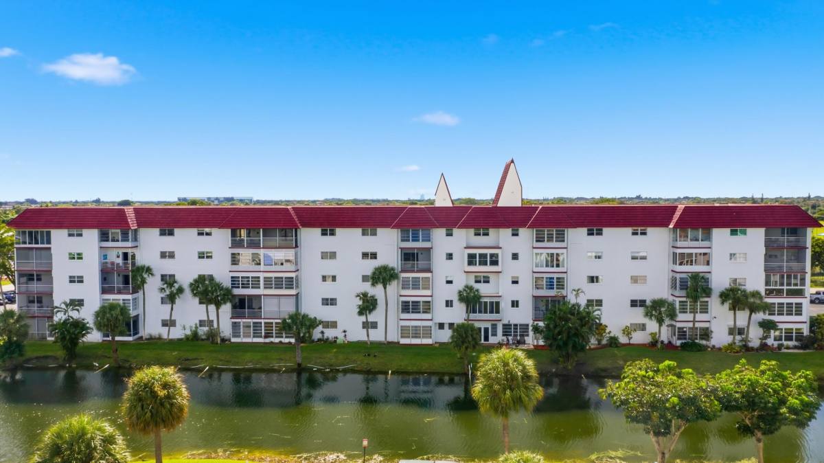 Condo for rent at 4851 NW 21st St #48512P, Fort Lauderdale, FL 33313