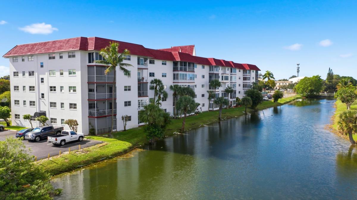 Condo for rent at 4851 NW 21st St #48512P, Fort Lauderdale, FL 33313