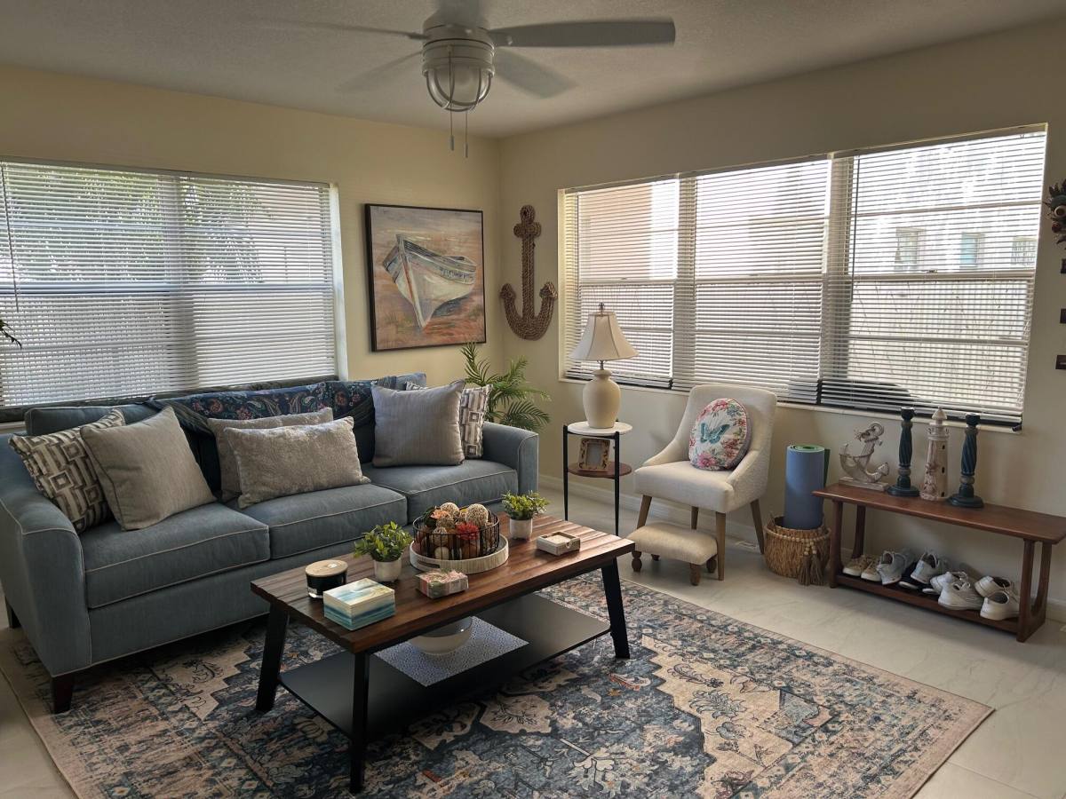 Apartment for rent at 31 Canterbury B #31, West Palm Beach, FL 33417