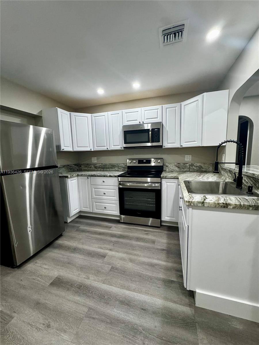 Apartment for rent at 6137 Dewey St, Hollywood, FL 33023
