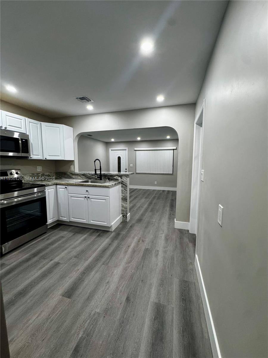 Apartment for rent at 6137 Dewey St, Hollywood, FL 33023