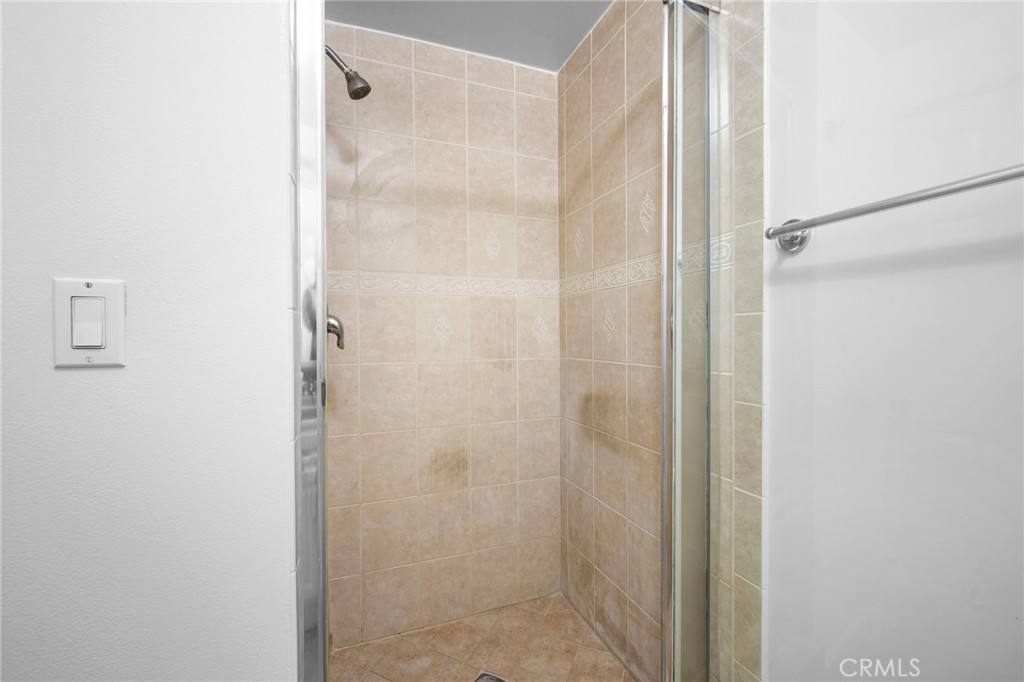Apartment for rent at 7948 De Soto Ave, Canoga Park, CA 91304