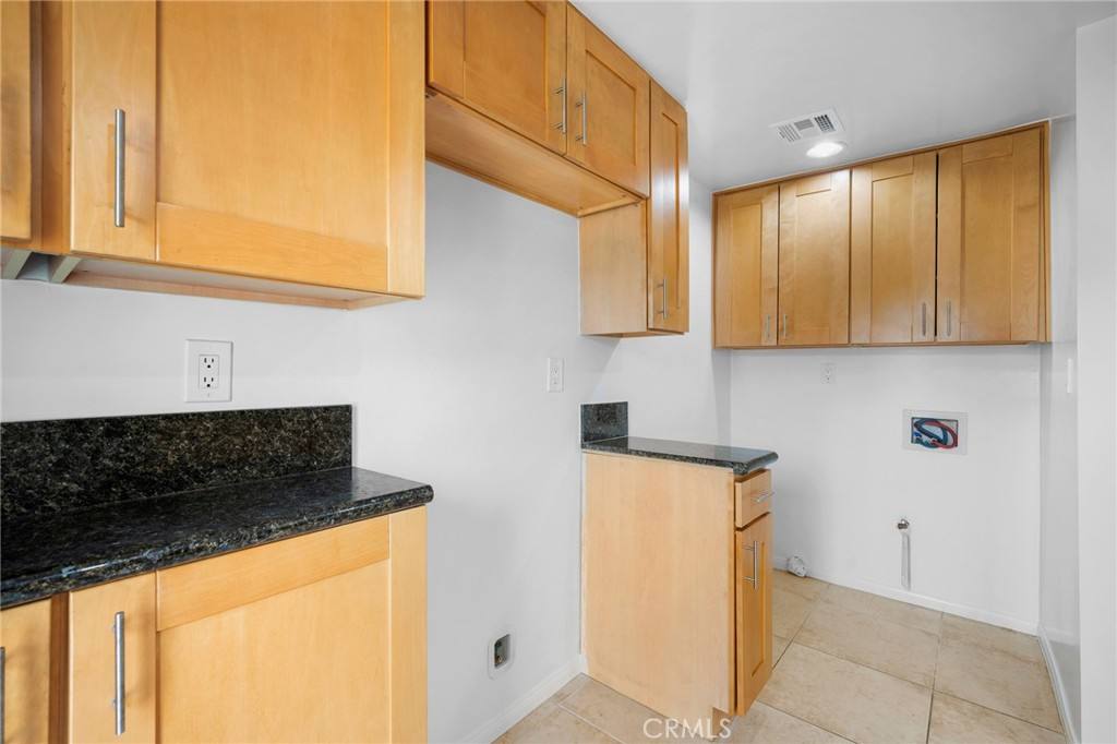 Apartment for rent at 7948 De Soto Ave, Canoga Park, CA 91304