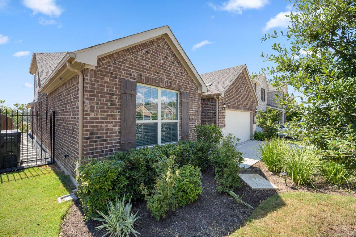 Apartment for rent at 22212 Coyote Cave Trail, Spicewood, TX 78669