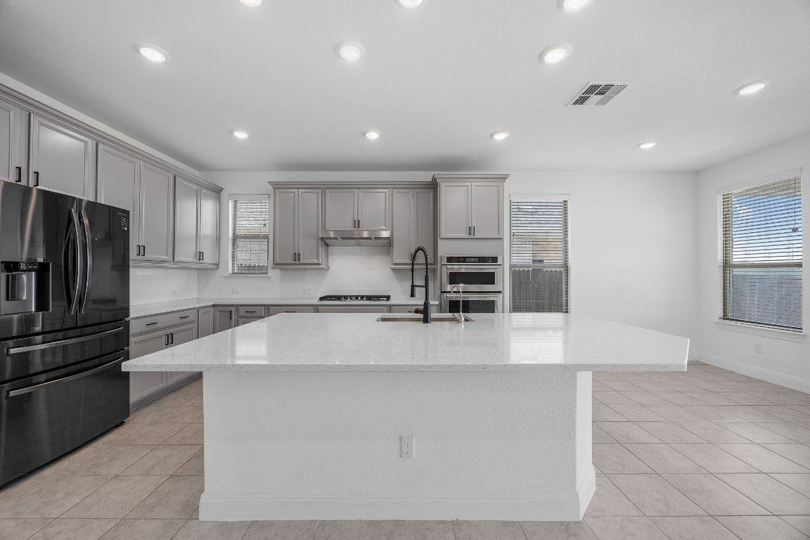 Apartment for rent at 22212 Coyote Cave Trail, Spicewood, TX 78669