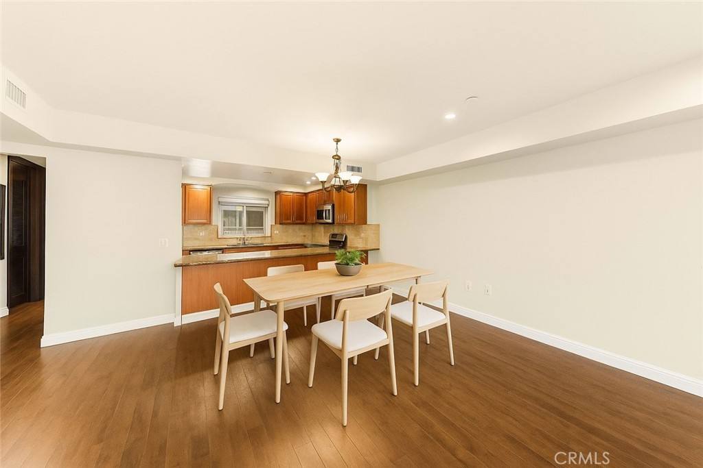Apartment for rent at 11218 Camarillo St #404, North Hollywood, CA 91602
