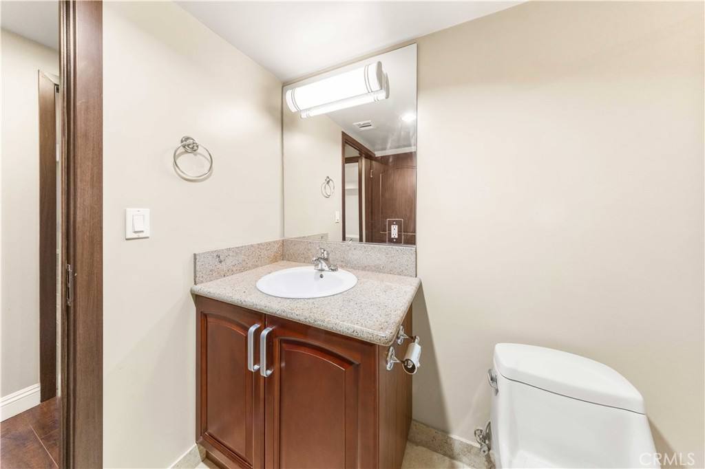 Apartment for rent at 11218 Camarillo St #404, North Hollywood, CA 91602
