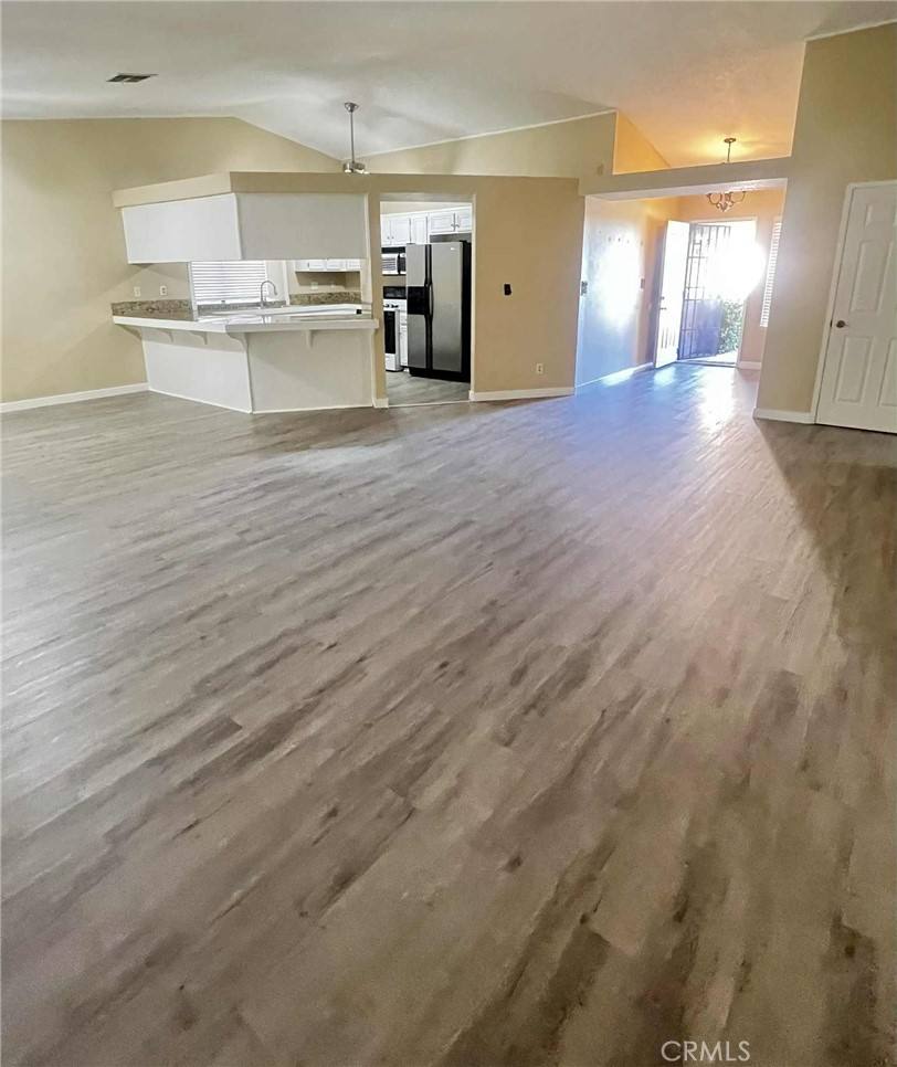 Apartment for rent at 4620 Grandview Dr, Palmdale, CA 93551