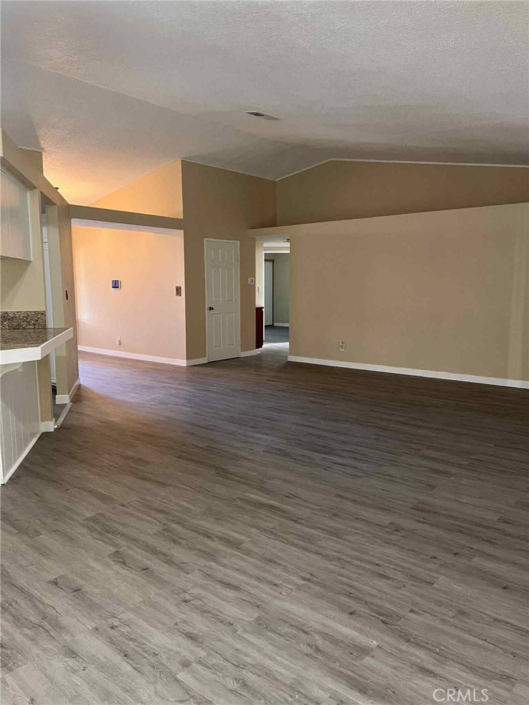 Apartment for rent at 4620 Grandview Dr, Palmdale, CA 93551