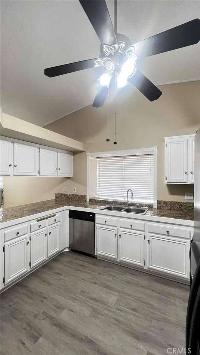 Apartment for rent at 4620 Grandview Dr, Palmdale, CA 93551