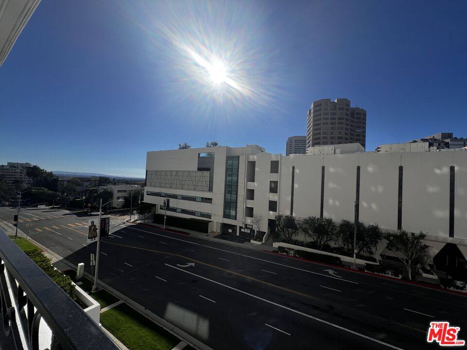 Apartment for rent at 10390 Wilshire Blvd #506, Los Angeles, CA 90024