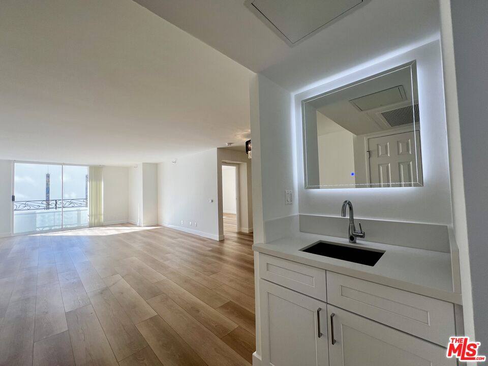 Apartment for rent at 10390 Wilshire Blvd #506, Los Angeles, CA 90024
