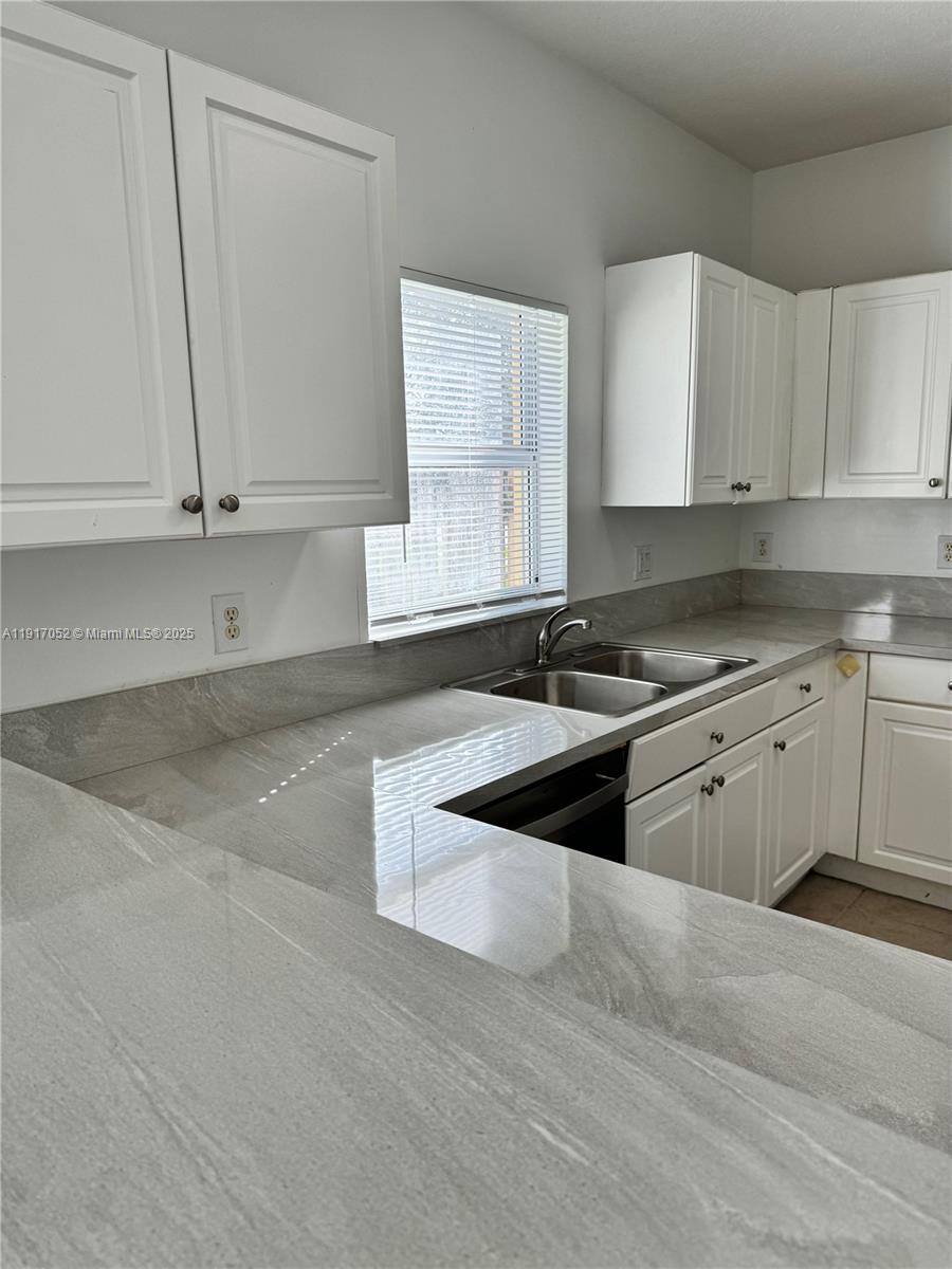 Apartment for rent at 4100 NE 24th Dr, Homestead, FL 33033