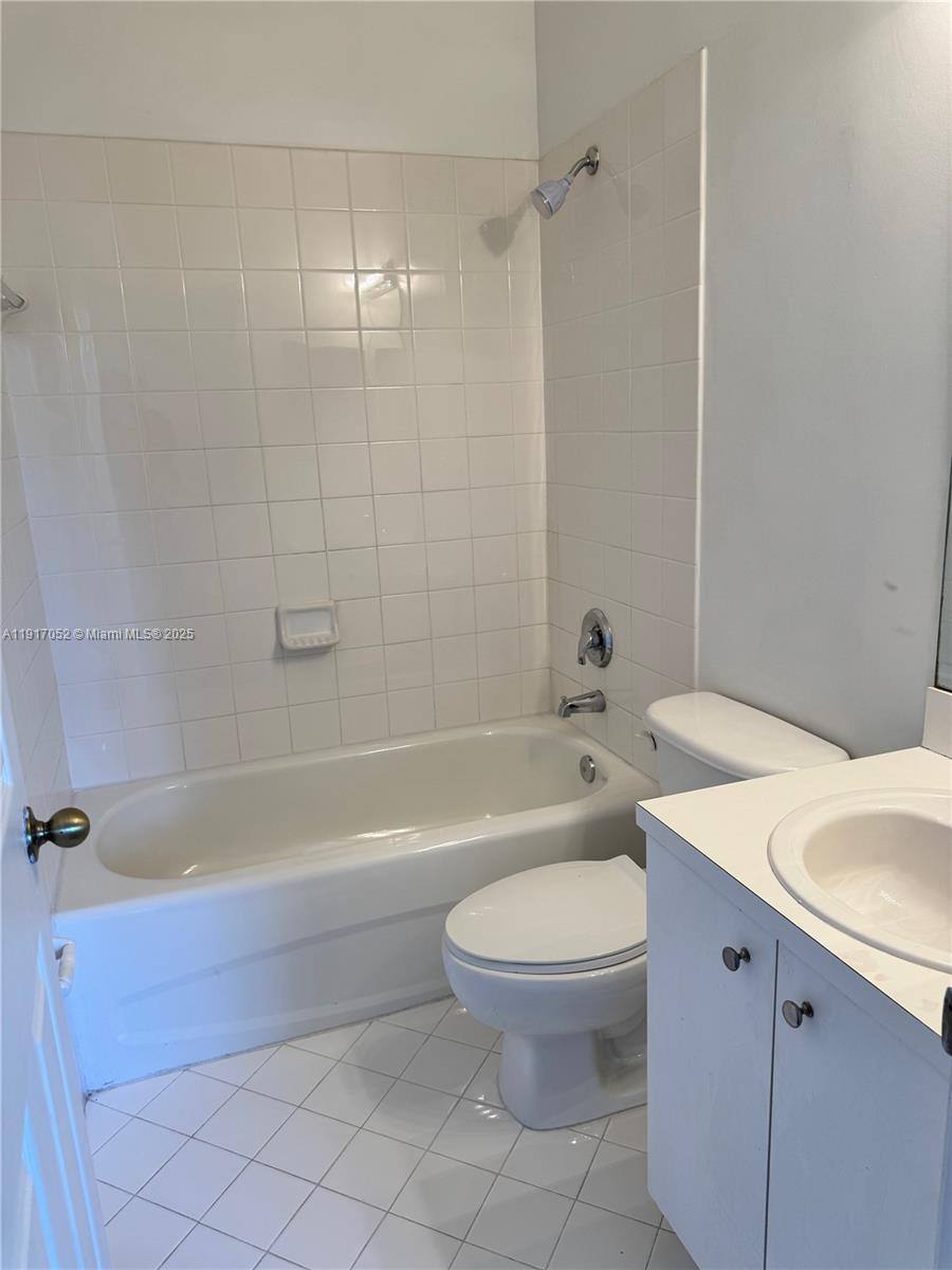 Apartment for rent at 4100 NE 24th Dr, Homestead, FL 33033