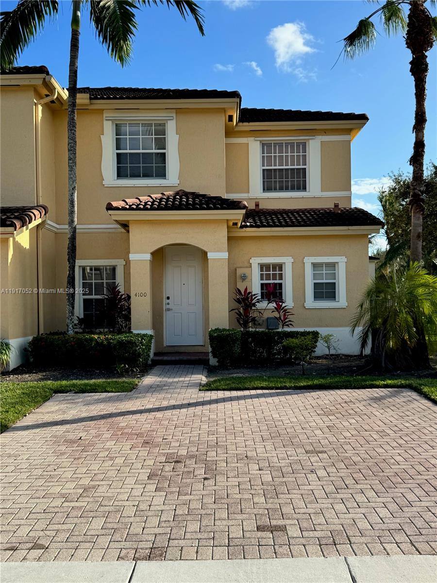 Apartment for rent at 4100 NE 24th Dr, Homestead, FL 33033