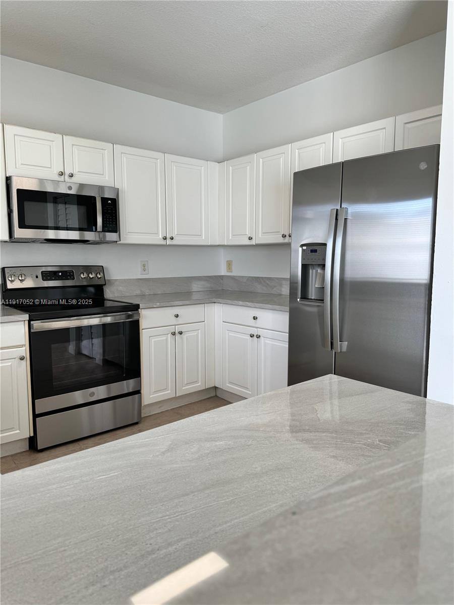 Apartment for rent at 4100 NE 24th Dr, Homestead, FL 33033