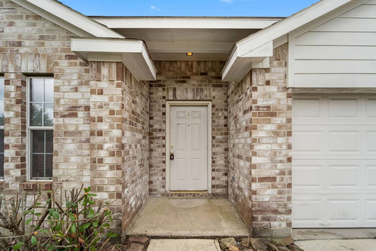 Apartment for rent at 2530 Fox River Lane, Spring, TX 77386