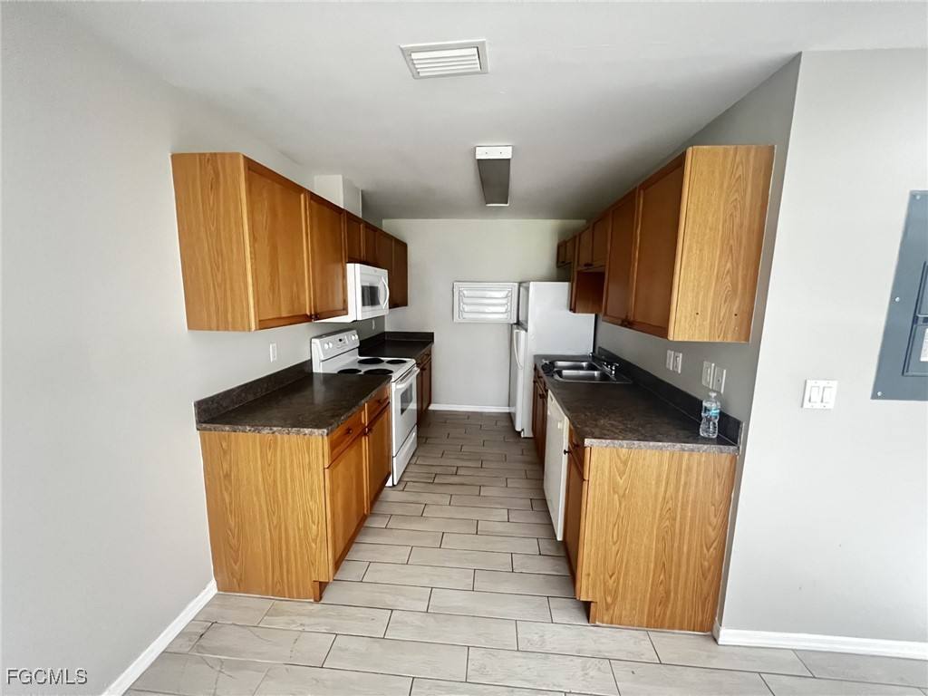 Townhouse for rent at 1019 SE 11th St #2, Cape Coral, FL 33990