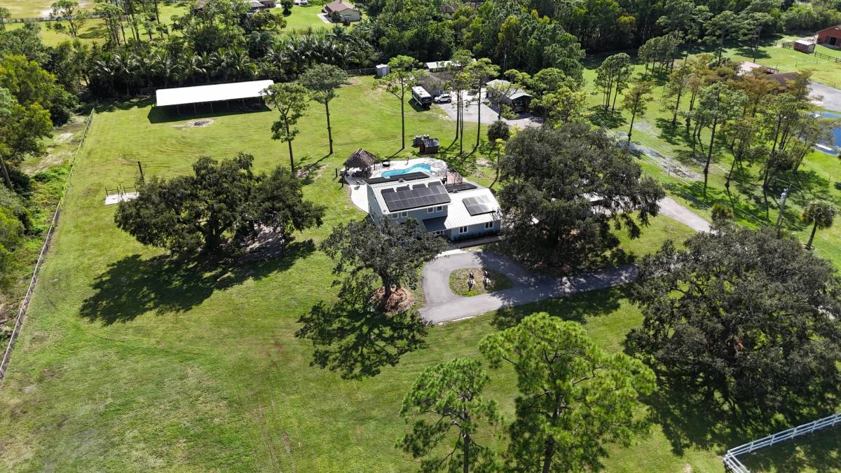 Apartment for rent at 10754 Tamis Trail, Lake Worth, FL 33449