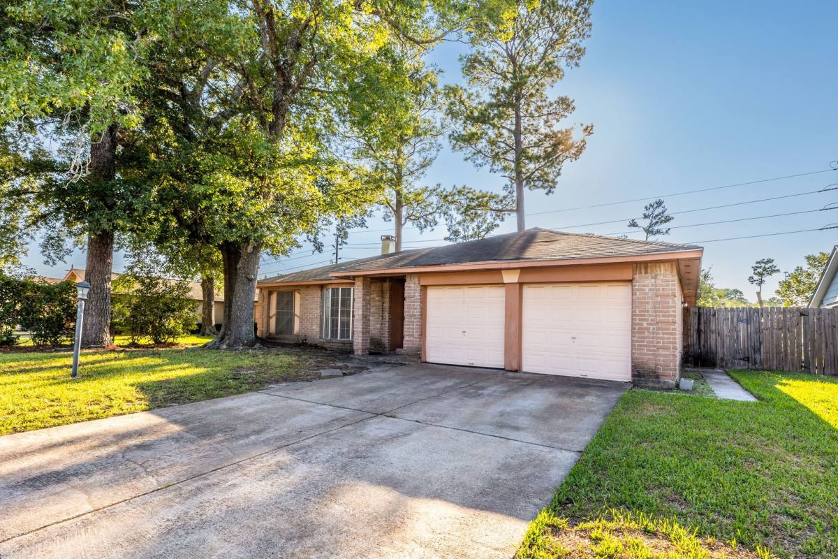 Apartment for rent at 15235 Heron Park Dr, Humble, TX 77396