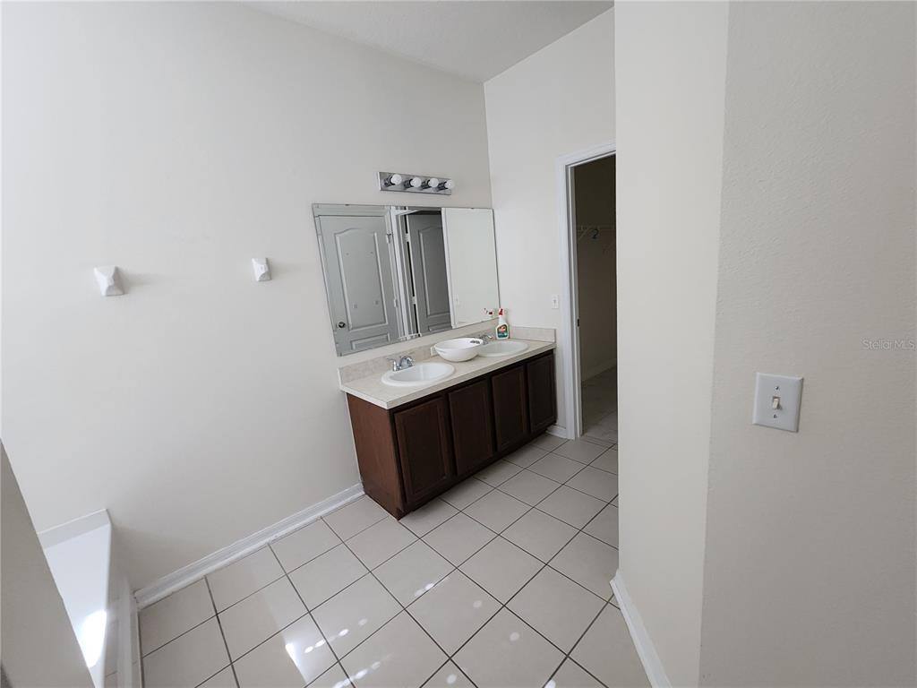 Apartment for rent at 1540 Whitewater Falls Dr, Orlando, FL 32824