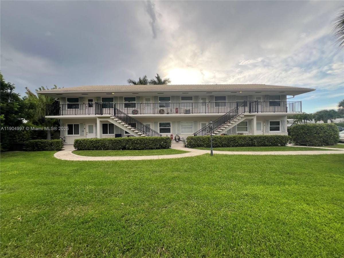 Apartment for rent at 108 Bravado Lane #108-8, West Palm Beach, FL 33404