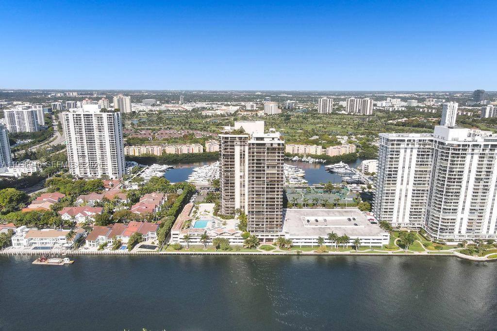 Condo for rent at 19707 Turnberry Way #197077F, Miami, FL 33180