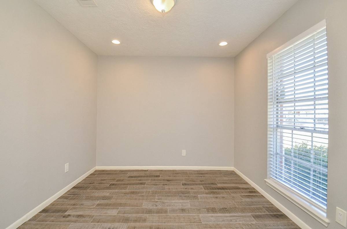 Apartment for rent at 9215 Sharpcrest St, Houston, TX 77036