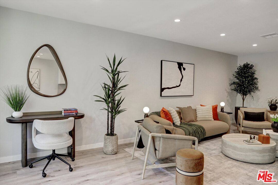 Apartment for rent at 7300 Franklin Ave #346, Los Angeles, CA 90046