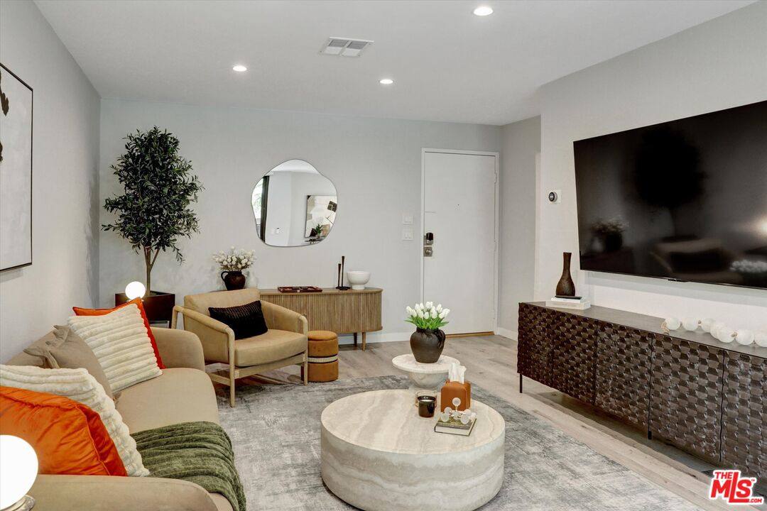 Apartment for rent at 7300 Franklin Ave #346, Los Angeles, CA 90046