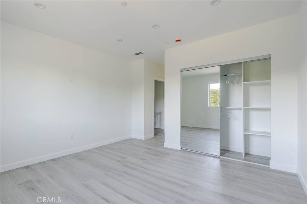 Apartment for rent at 17428 Roscoe Blvd, Northridge, CA 91325