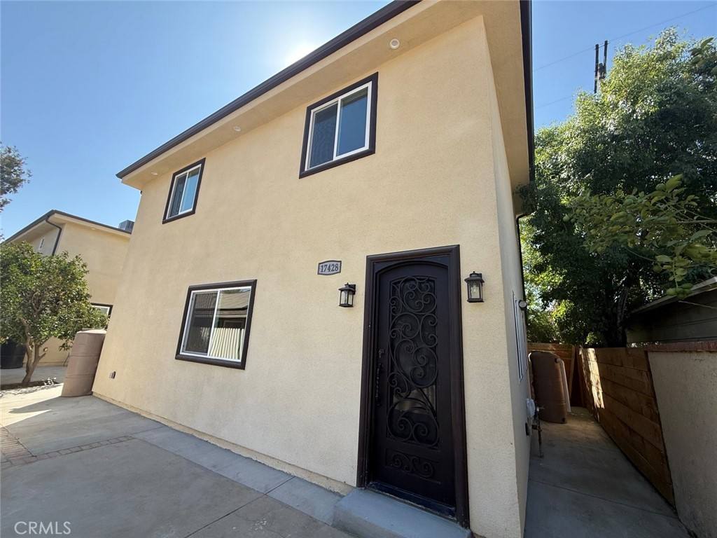 Apartment for rent at 17428 Roscoe Blvd, Northridge, CA 91325