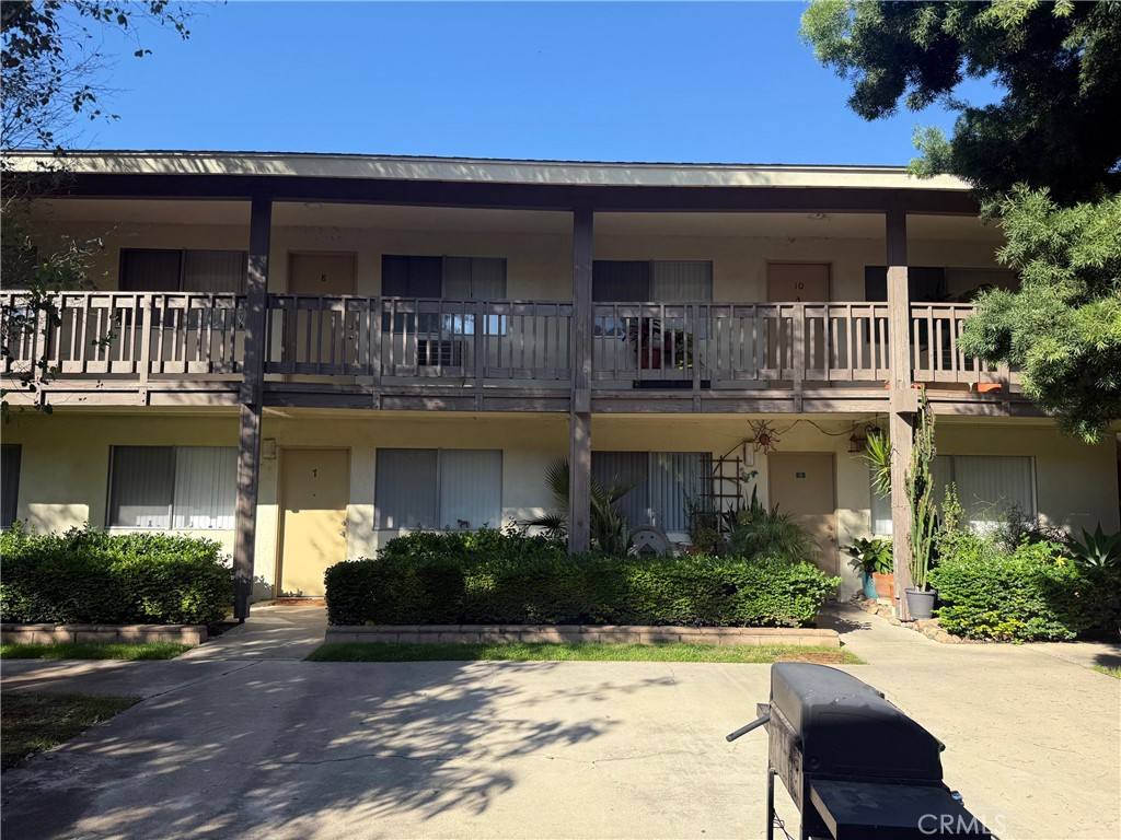 Apartment for rent at 100 S Seranado #100, Orange, CA 92869