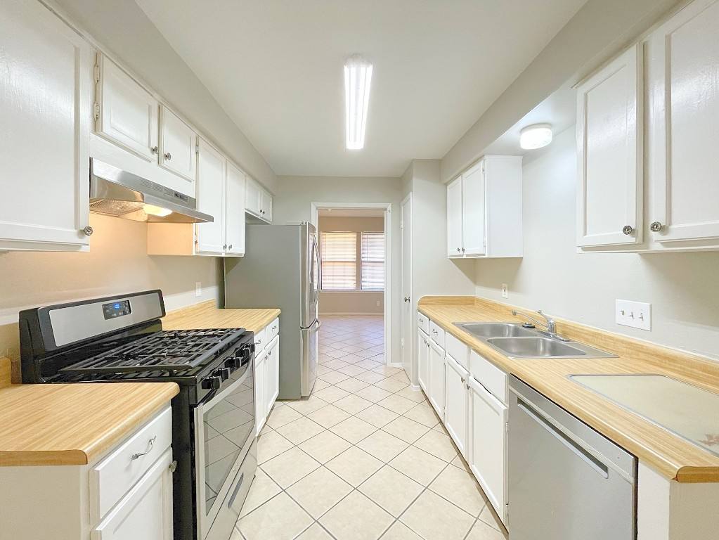 Apartment for rent at 11108 Blossom Bell Dr, Austin, TX 78758