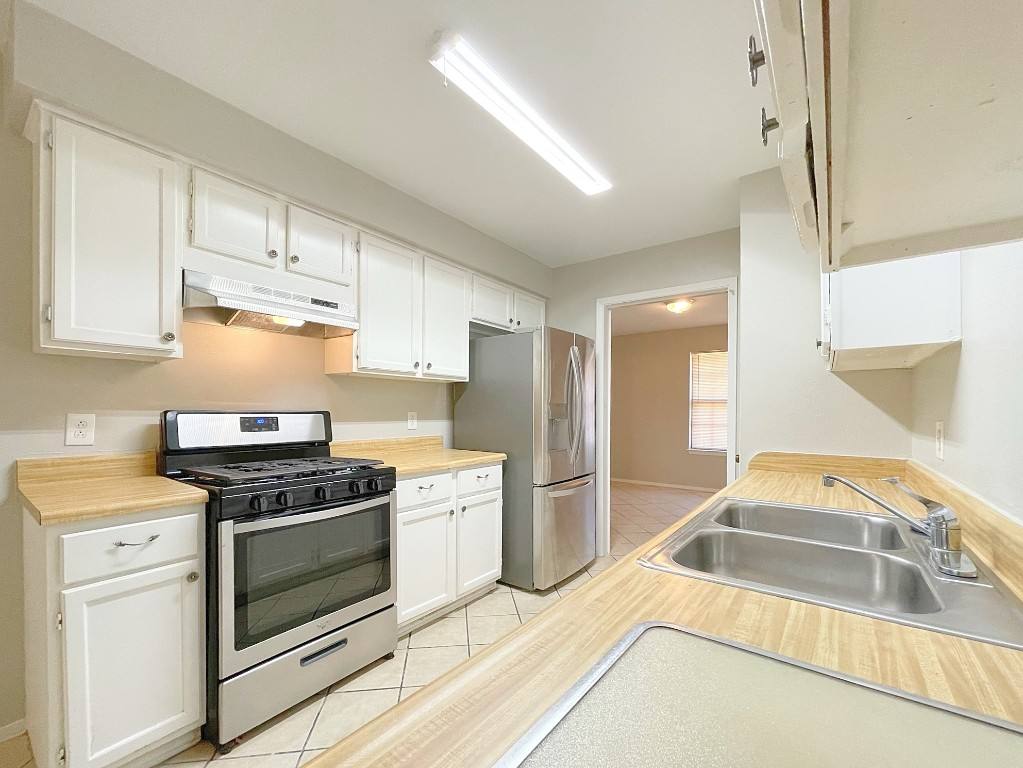 Apartment for rent at 11108 Blossom Bell Dr, Austin, TX 78758