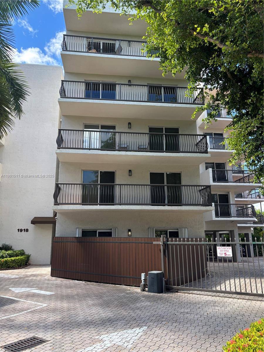 Apartment for rent at 1918 Brickell Ave #101, Miami, FL 33129