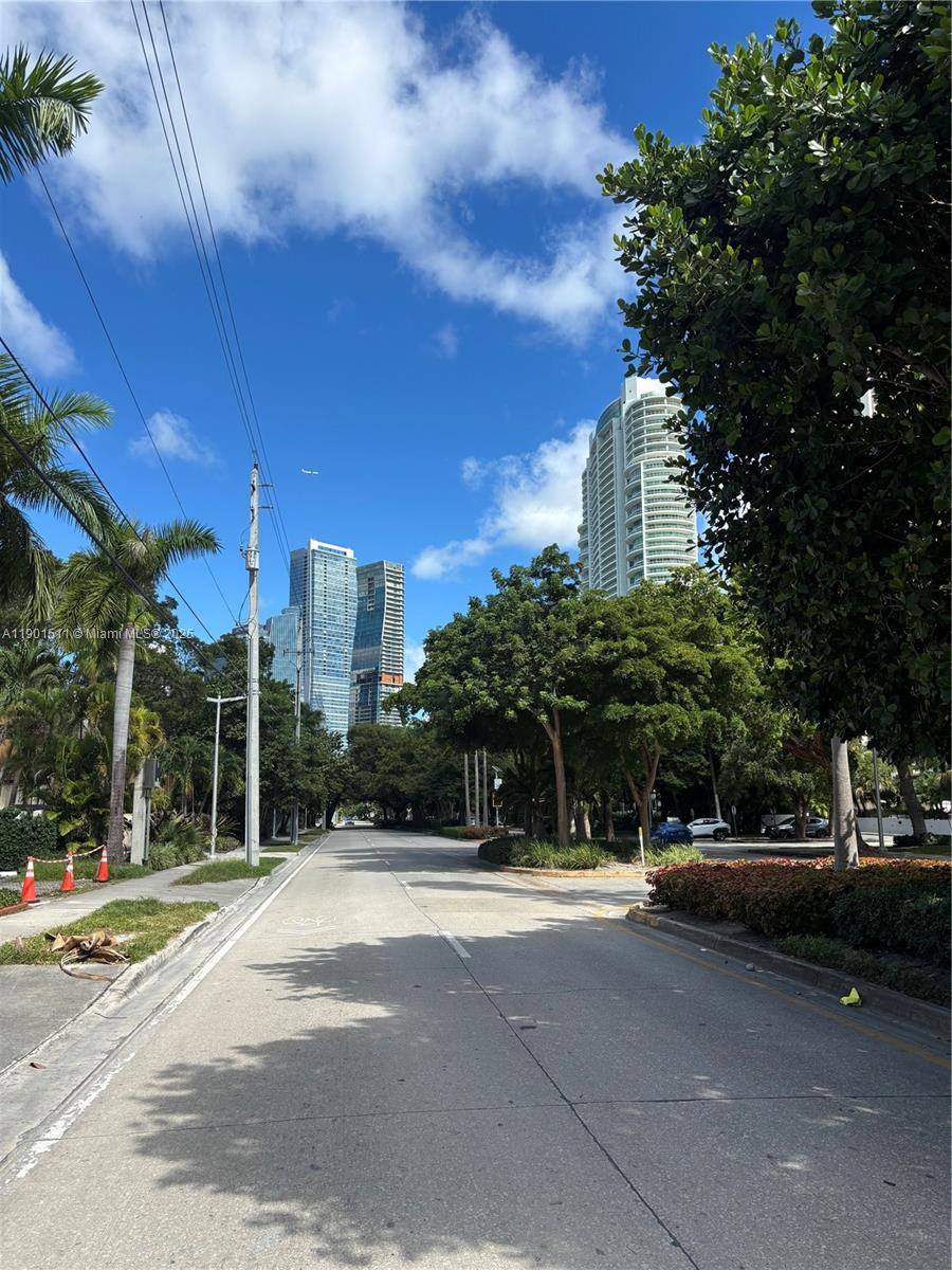 Apartment for rent at 1918 Brickell Ave #101, Miami, FL 33129