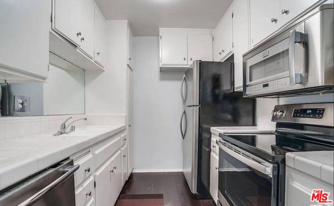 Apartment for rent at 1233 N Flores St #104, West Hollywood, CA 90069