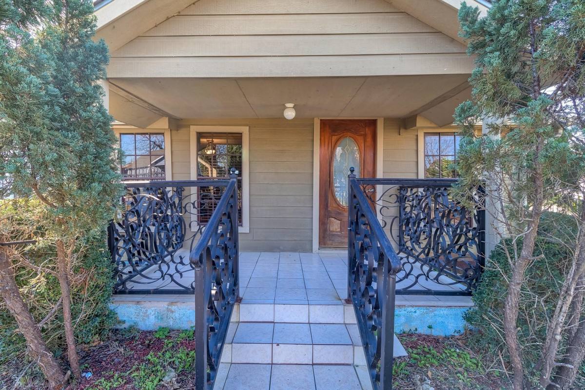 Apartment for rent at 8004 Mendez St, Houston, TX 77029