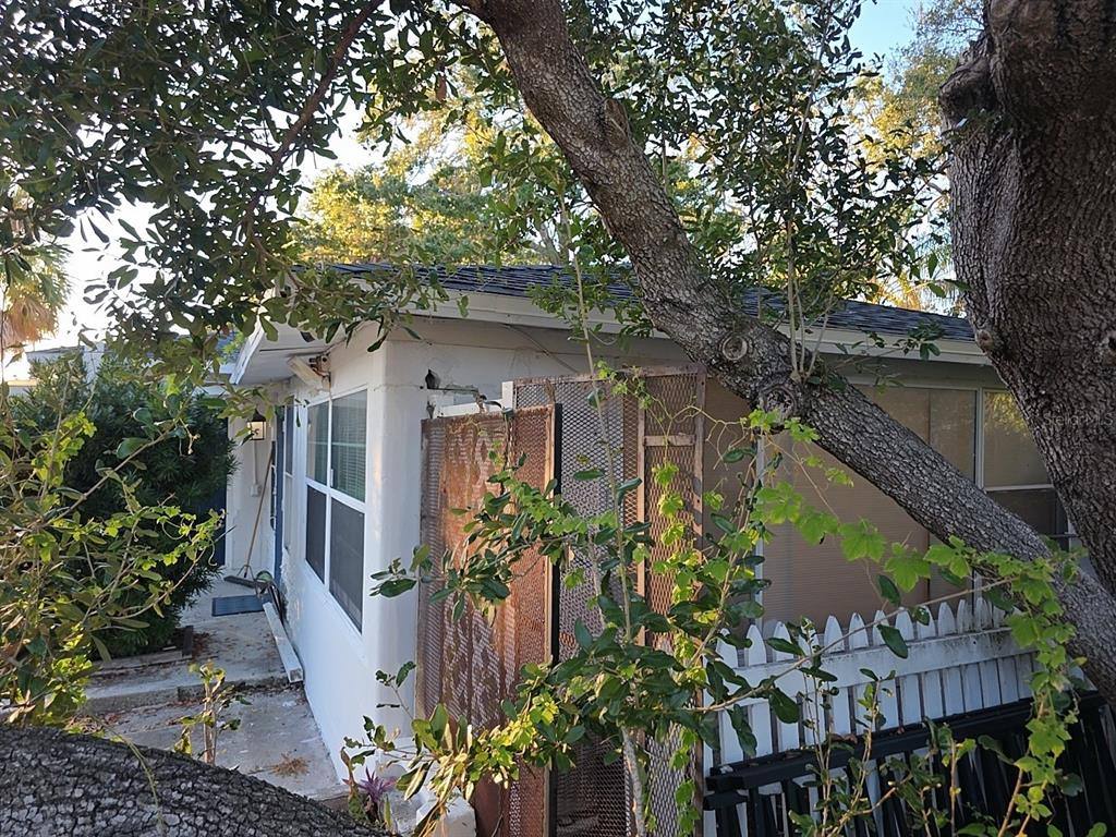 Apartment for rent at 4713 W El Prado Blvd, Tampa, FL 33629