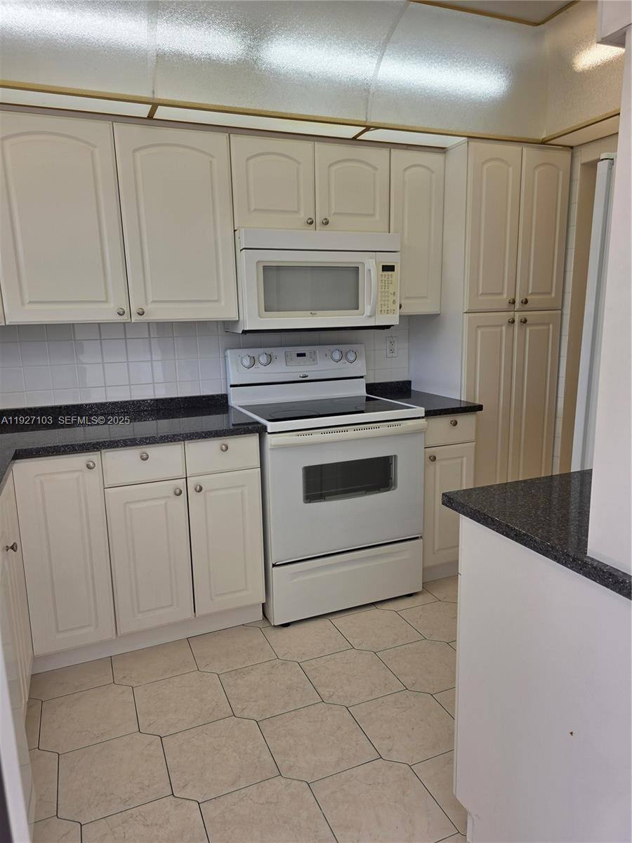 Condo for rent at 501 Blue Heron Dr #501319A, Hallandale, FL 33009