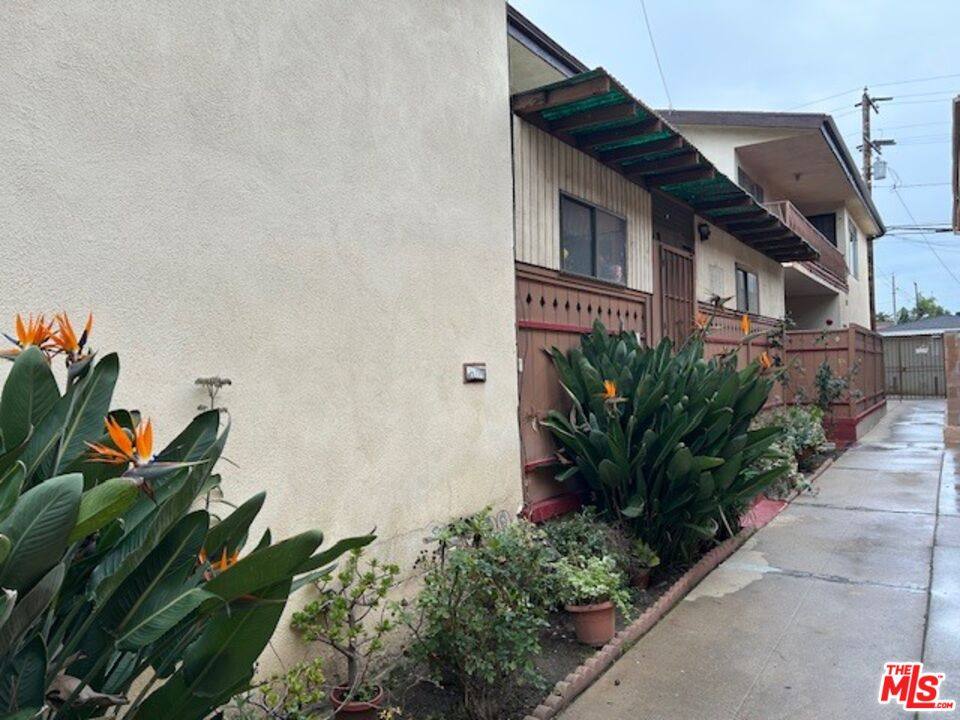 Apartment for rent at 10702 Crenshaw Blvd #5, Inglewood, CA 90303