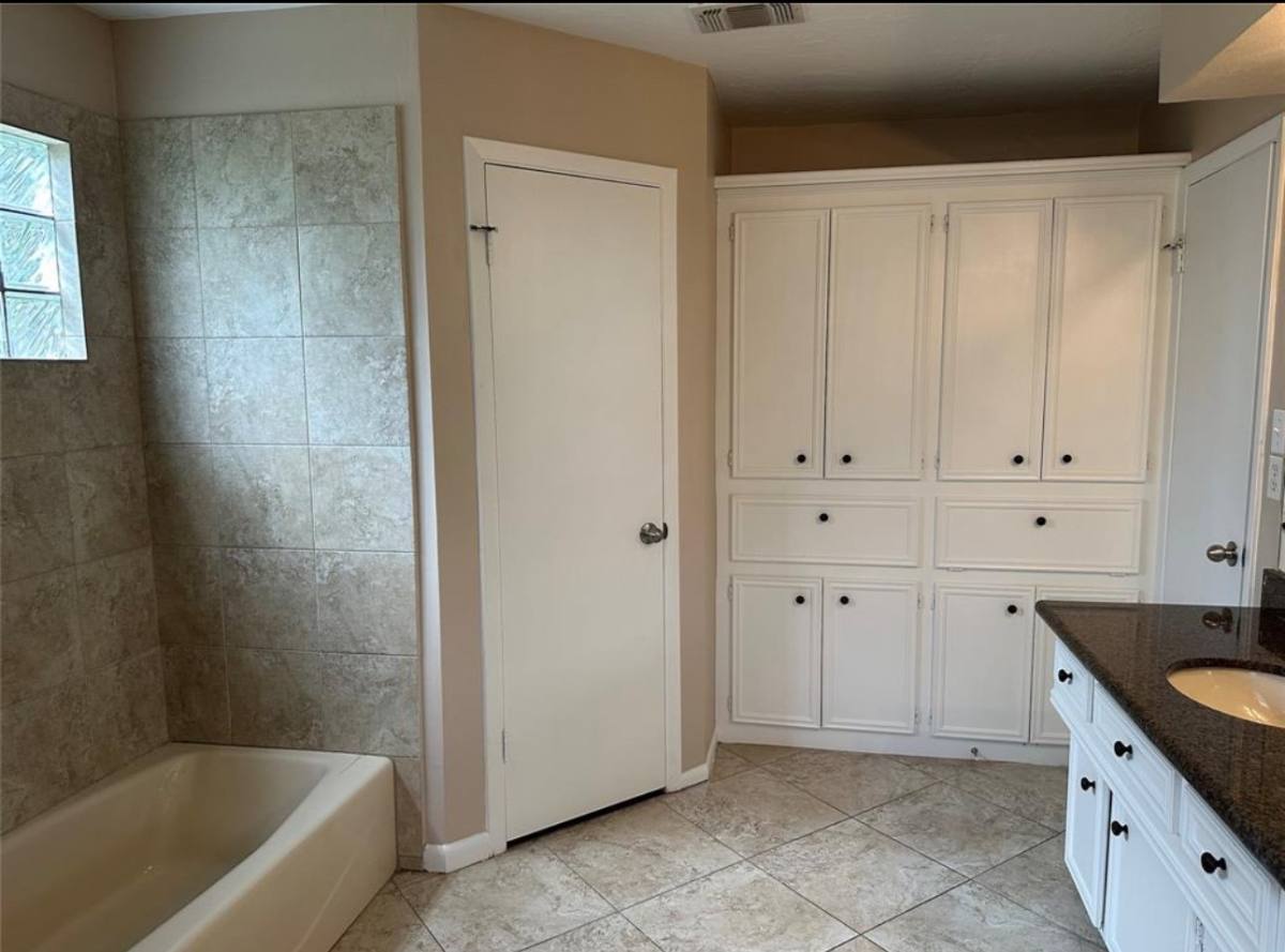 Apartment for rent at 17406 Spicewood Springs Lane, Spring, TX 77379