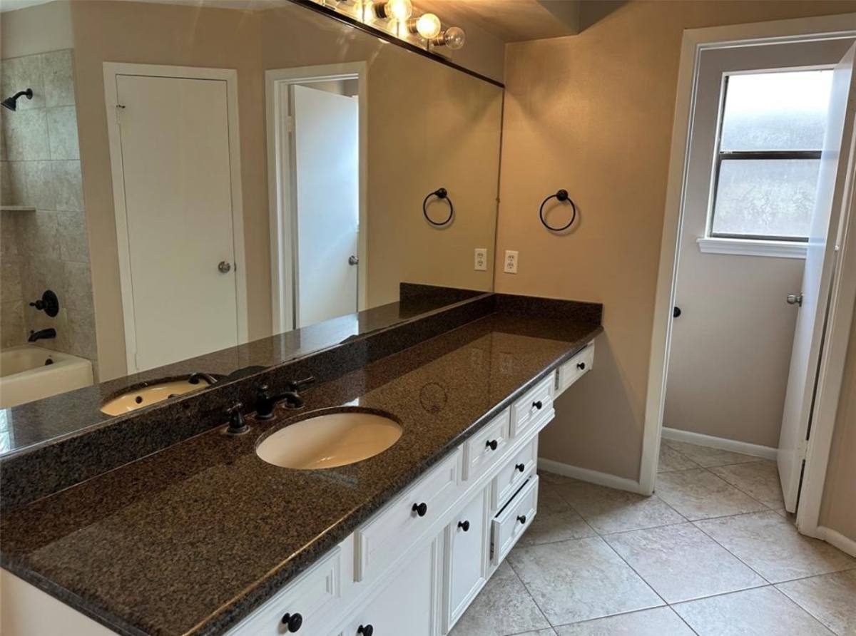 Apartment for rent at 17406 Spicewood Springs Lane, Spring, TX 77379