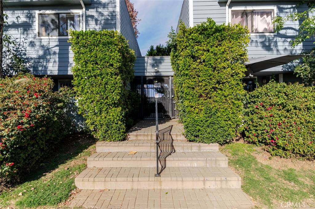 Townhouse for rent at 15113 Saticoy St #16, Van Nuys, CA 91405