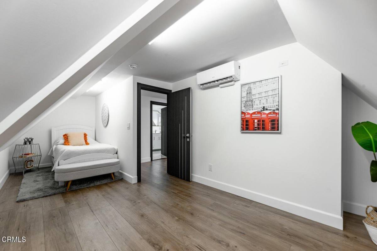 Apartment for rent at 1161 Ruberta Ave #1161AA, Glendale, CA 91201