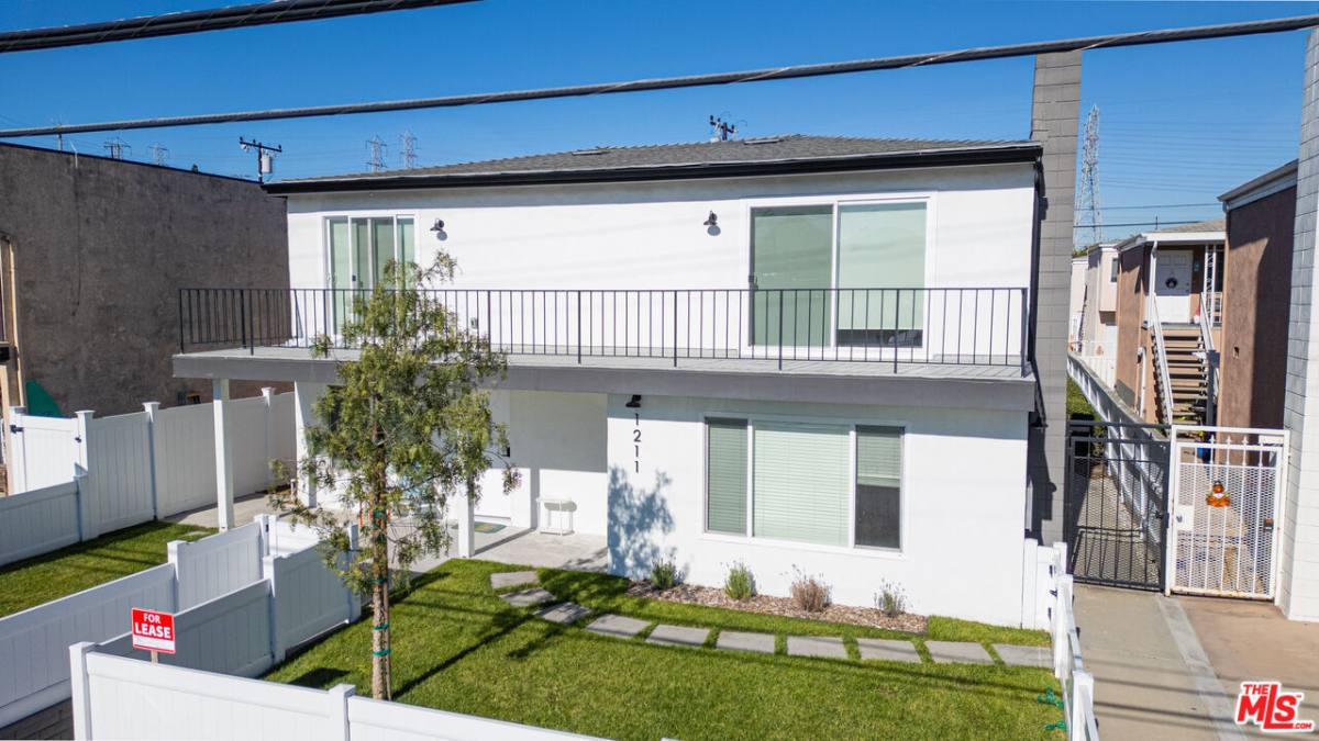 Apartment for rent at 1211 Beryl St #1211E, Redondo Beach, CA 90277