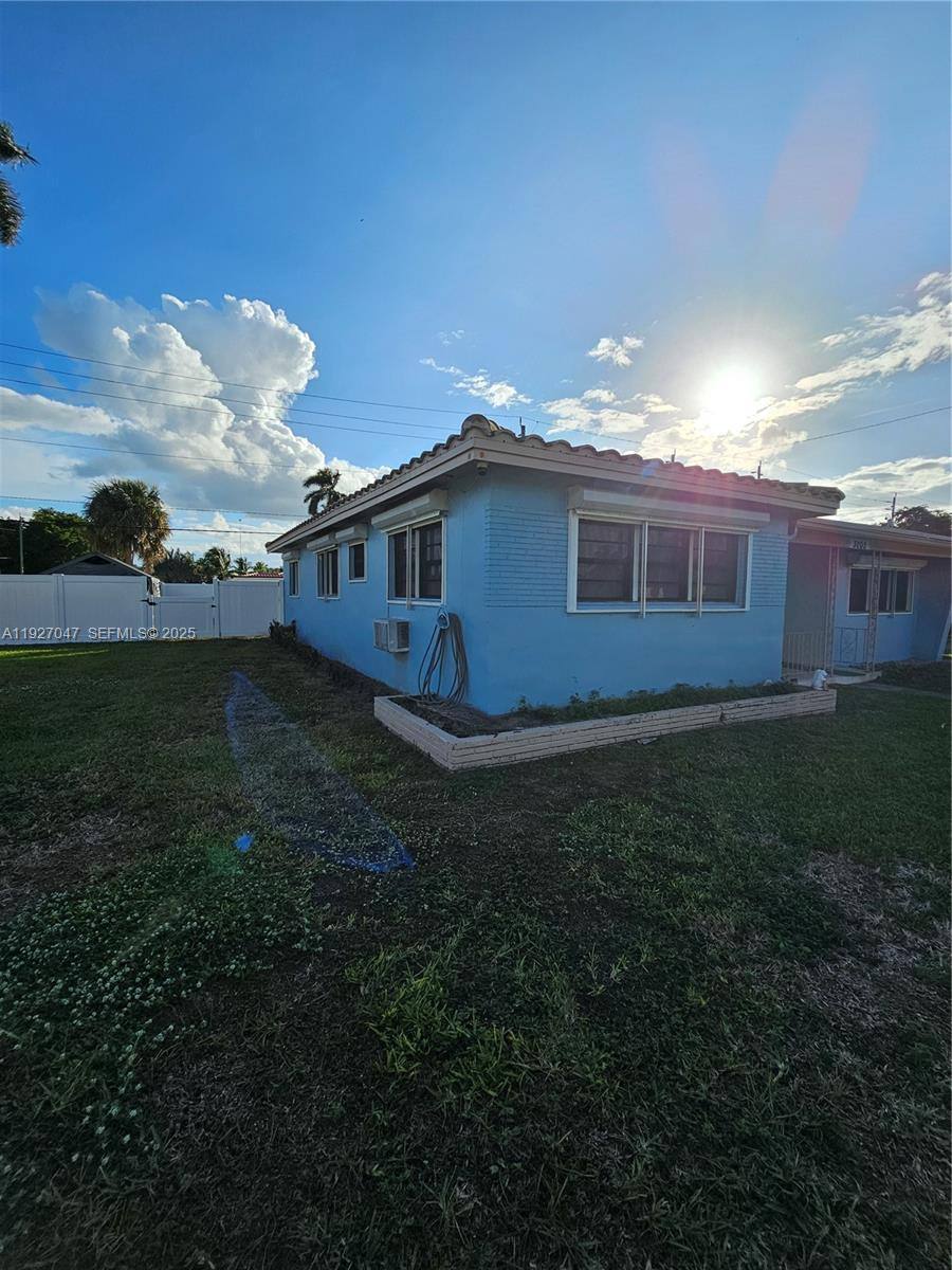 Apartment for rent at 3202 Pierce St, Hollywood, FL 33021